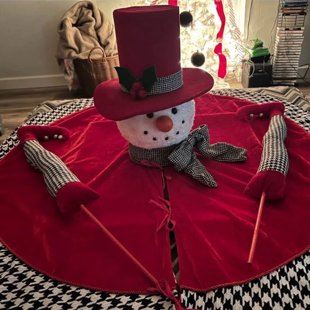 Belk Red Snowman Tree Skirt Set